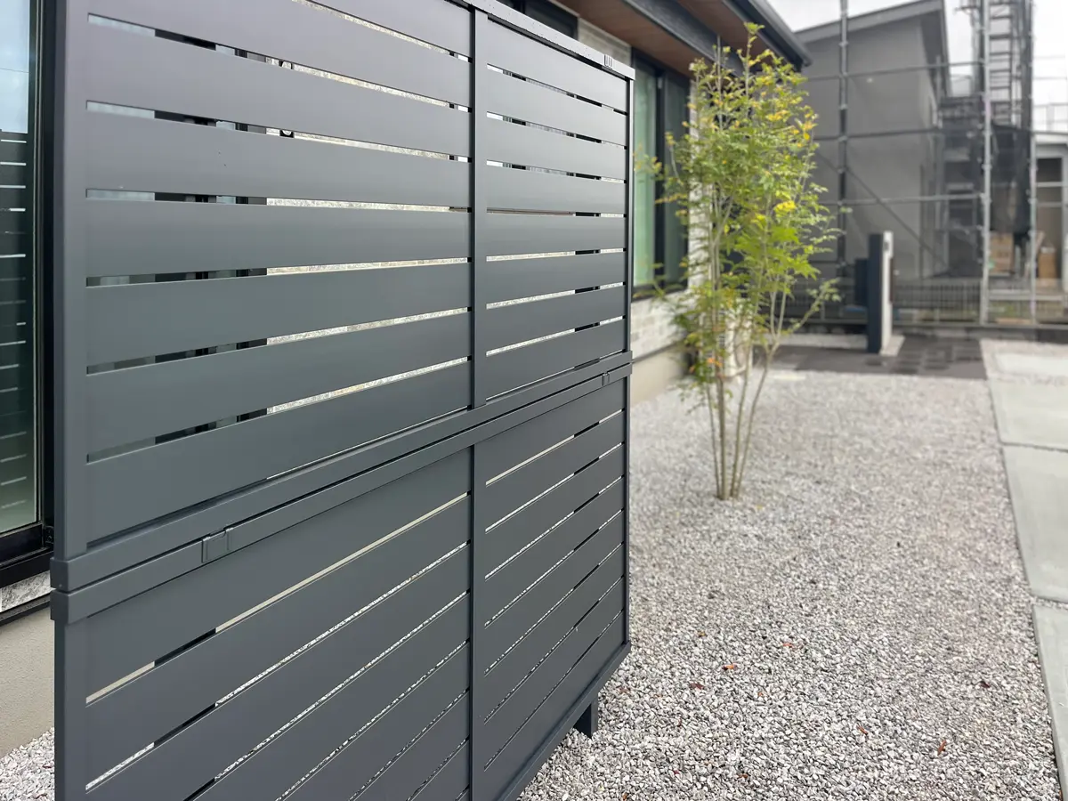 目隠しフェンス